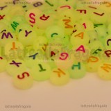 350 perle a gettone fluorescenti con lettere in acrilico 7x3.5mm