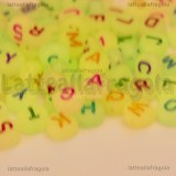 350 perle a gettone fluorescenti con lettere in acrilico 7x3.5mm