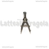 Ciondolo Compasso double-face in metallo argento antico 28x11mm