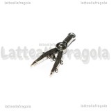 Ciondolo Compasso double-face in metallo argento antico 28x11mm