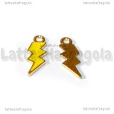 Charm Fulmine in metallo dorato smaltato 21x8mm