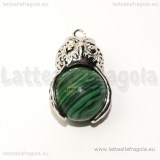 Ciondolo Gufo in metallo argentato 28.5x16.5mm sfera pasta di malachite