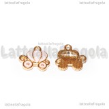 Charm Carrozza di Cenerentola in metallo dorato smaltato rosa 13x12mm