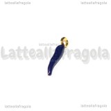 Charm Cornetto Portafortuna 3D in metallo dorato smaltato blu 20x4mm