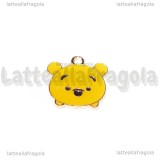 Ciondolo Winnie the Pooh in metallo dorato smaltato19.5x19.5mm