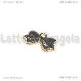 Charm Fiocco in metallo dorato smaltato nero perlato 16x10mm