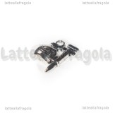 Charm Siringa con Medicina in metallo argento antico 18x13mm