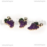 Charm Uva in metallo dorato smaltato 17x10mm