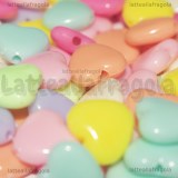 30 Cuoricini in acrilico colori misti con foro passante 12x11mm