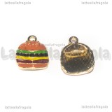 Ciondolo Hamburger in metallo dorato smaltato 16x13mm