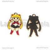 Ciondolo Sailor Moon in metallo dorato smaltato 32x16mm