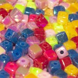 35 Cubi in acrilico colori misti effetto perlato 4x4mm