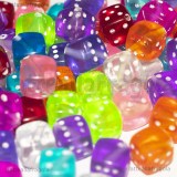 30 Dadi in acrilico colori misti con foro passante 8x8mm