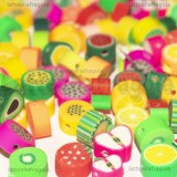 50 Perle in pasta polimerica Fantasia Frutta con foro passante 7-12x8-10x4-5mm