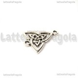 Connettore Triquetra in metallo argento antico 24x20mm