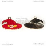 Ciondolo Cappello in metallo dorato smaltato 26x22mm