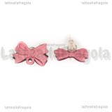 Orecchini a perno Fiocchi in metallo dorato smaltato rosa 18x10mm