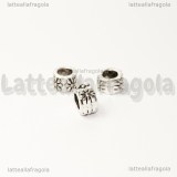 Rondella fiori in rilievo in metallo argento antico foro largo 9x8mm