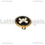 Ciondolo Tondo Fiocco con perla in metallo smaltato dorato 22.5x19.5mm