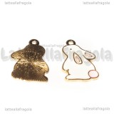 Charm Coniglio in metallo dorato smaltato 21x14mm